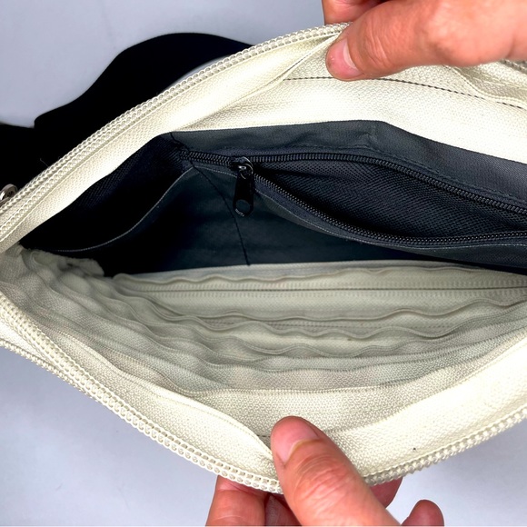 Classic BAM BAG Zip Beige Lock Key Adjustable Shoulder Bag - Picture 10 of 12